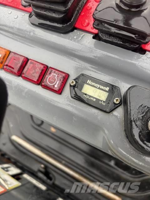 Takeuchi TB 210 R Minigravemaskiner