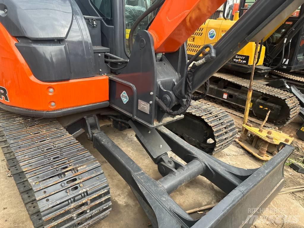 Hitachi ZX68USR-5A Minigravemaskiner