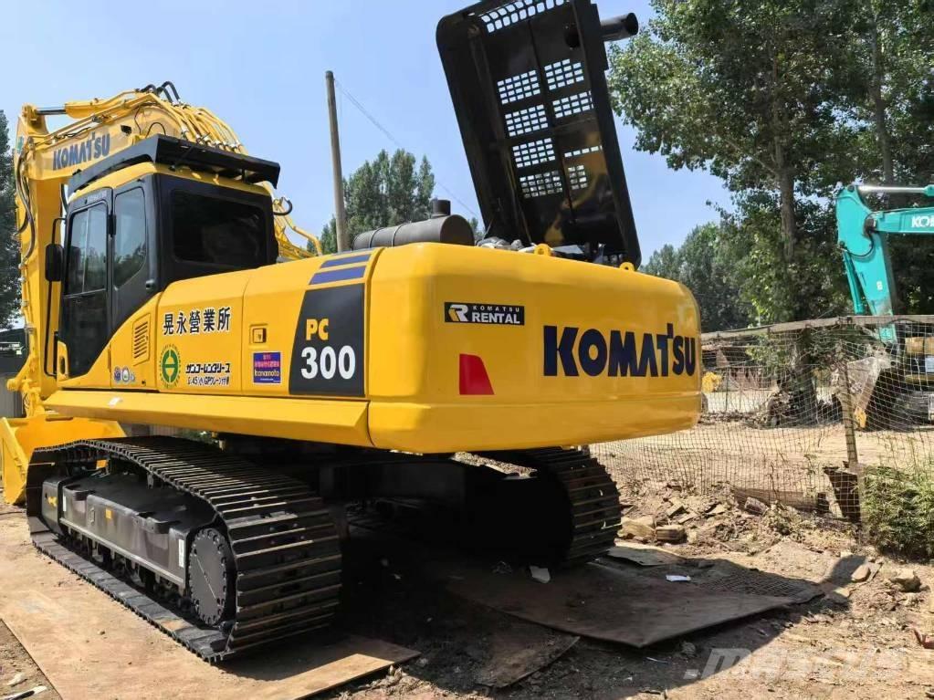 Komatsu PC 300 Gravemaskiner på larvebånd