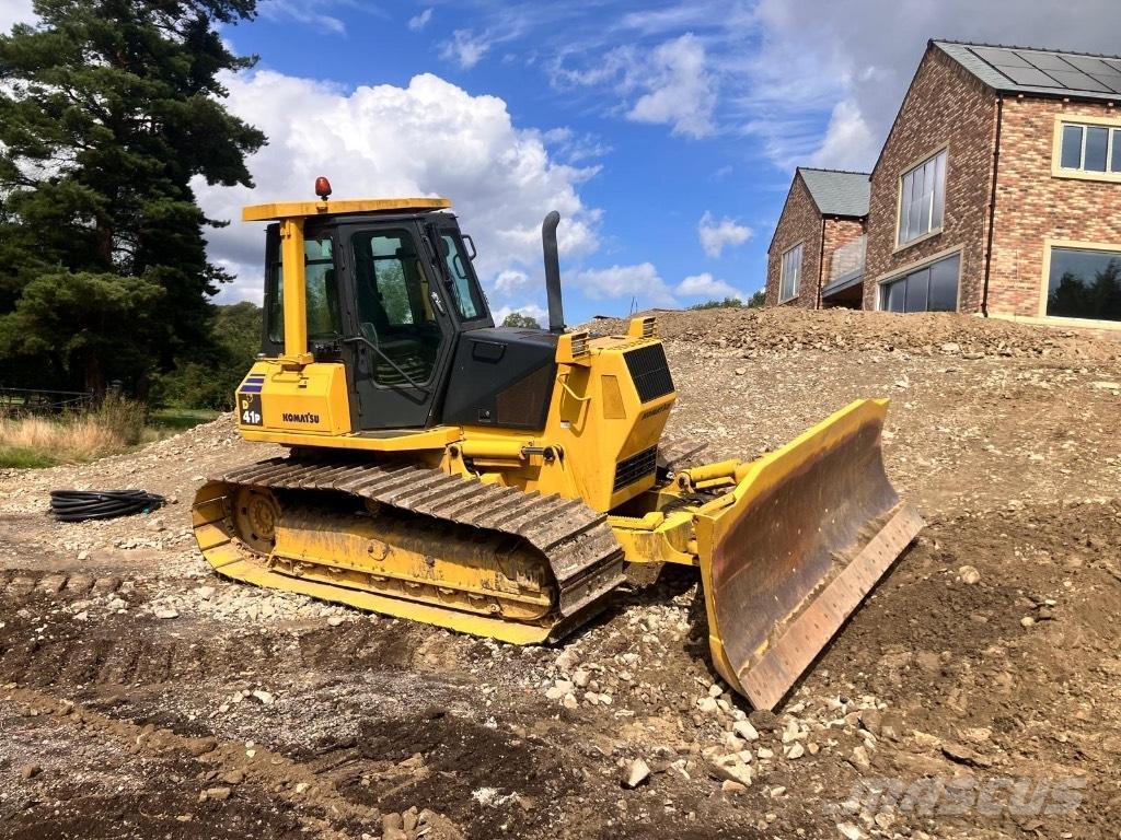 Komatsu D 41 P-6 Bulldozer på larvebånd