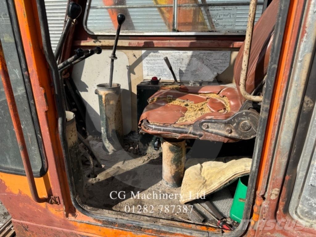 Hitachi UH031 Gravemaskiner på larvebånd