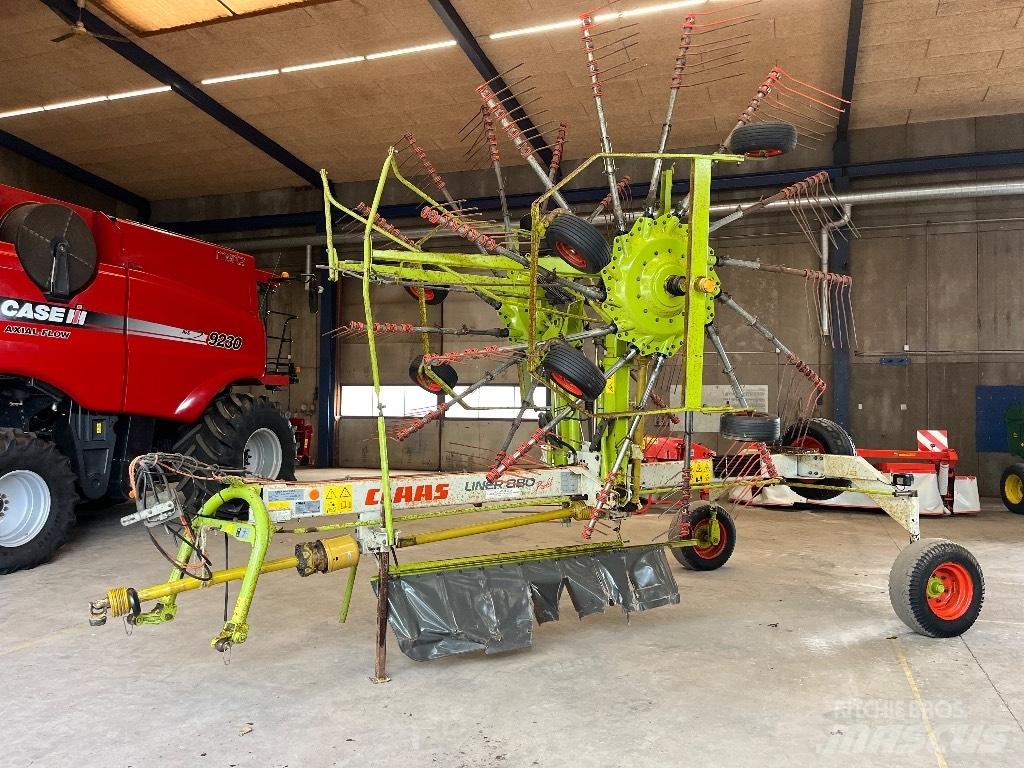 CLAAS Liner 880 L River og høvendere