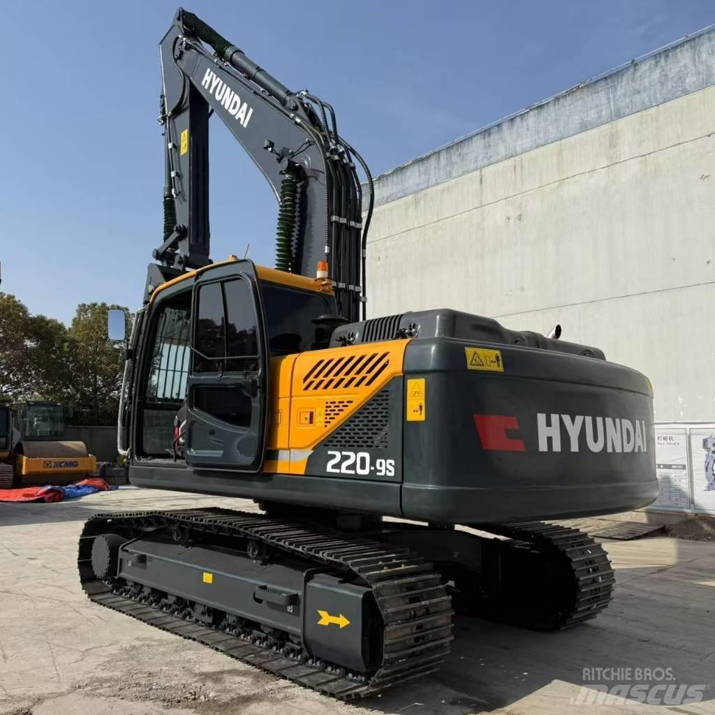 Hyundai R220-9S Gravemaskiner på larvebånd