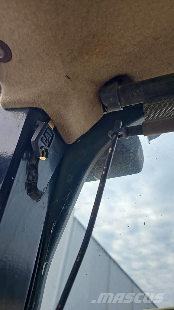 CAT 963 C Larvebåndslæssere