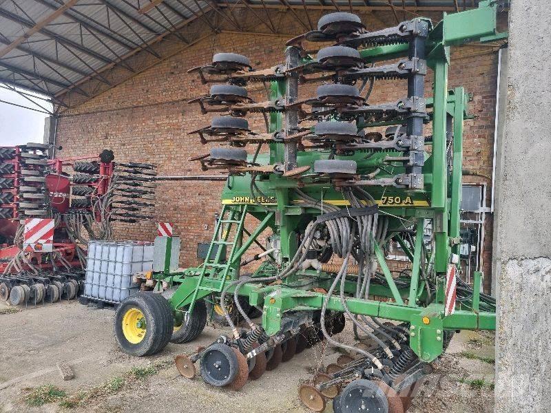 John Deere 750 A Såmaskine