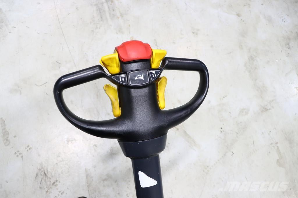 Komatsu CNI 14 Gaffelstabler med gående fører