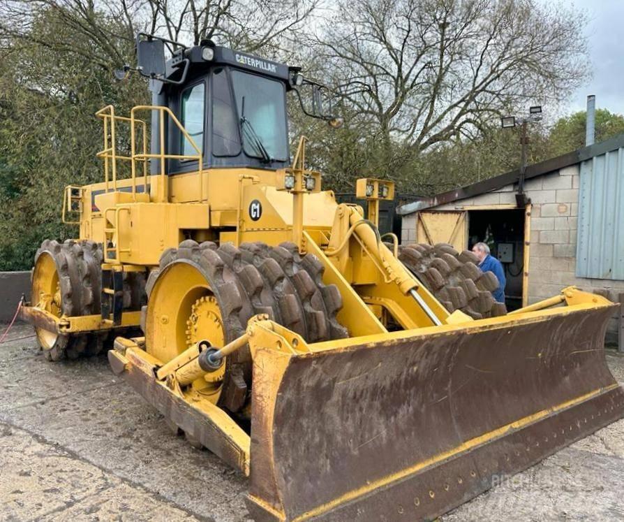 CAT 825 C Jordvibrationstromler