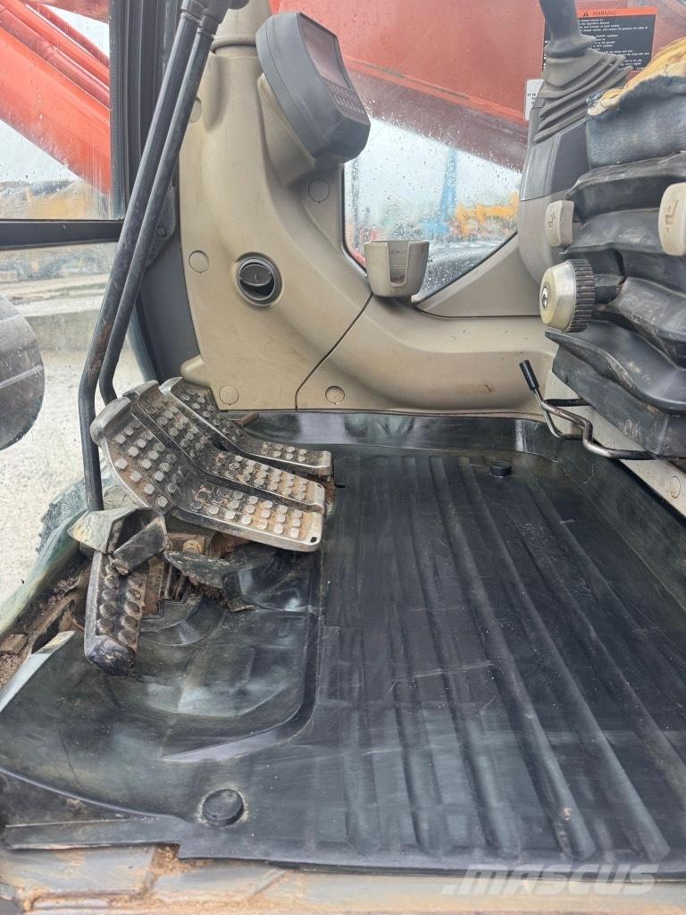 Hitachi zx210 Gravemaskiner på larvebånd