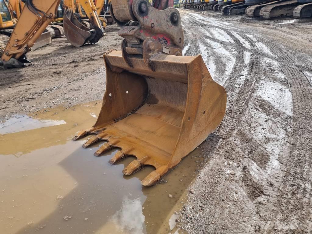JCB JS220 LC T4 Gravemaskiner på larvebånd