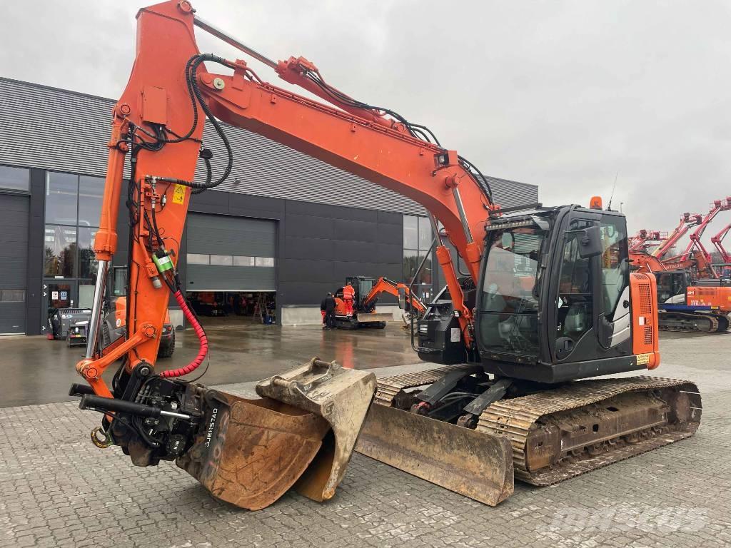 Hitachi ZX 135 US-5B Gravemaskiner på larvebånd