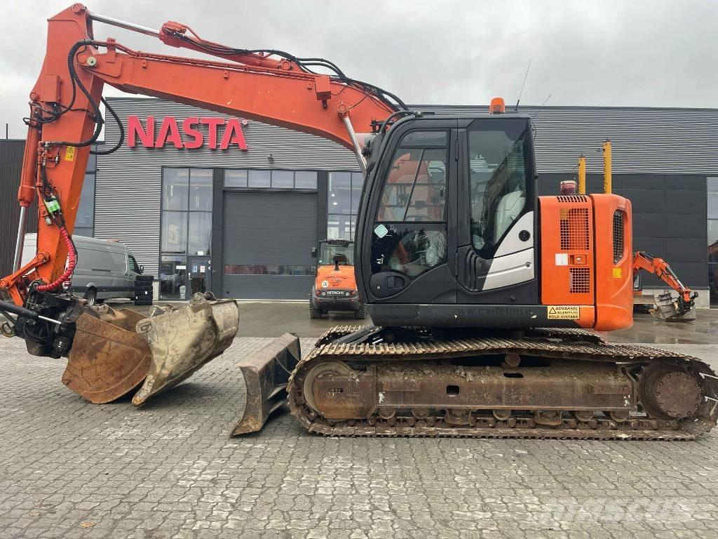 Hitachi ZX 135 US-5B Gravemaskiner på larvebånd