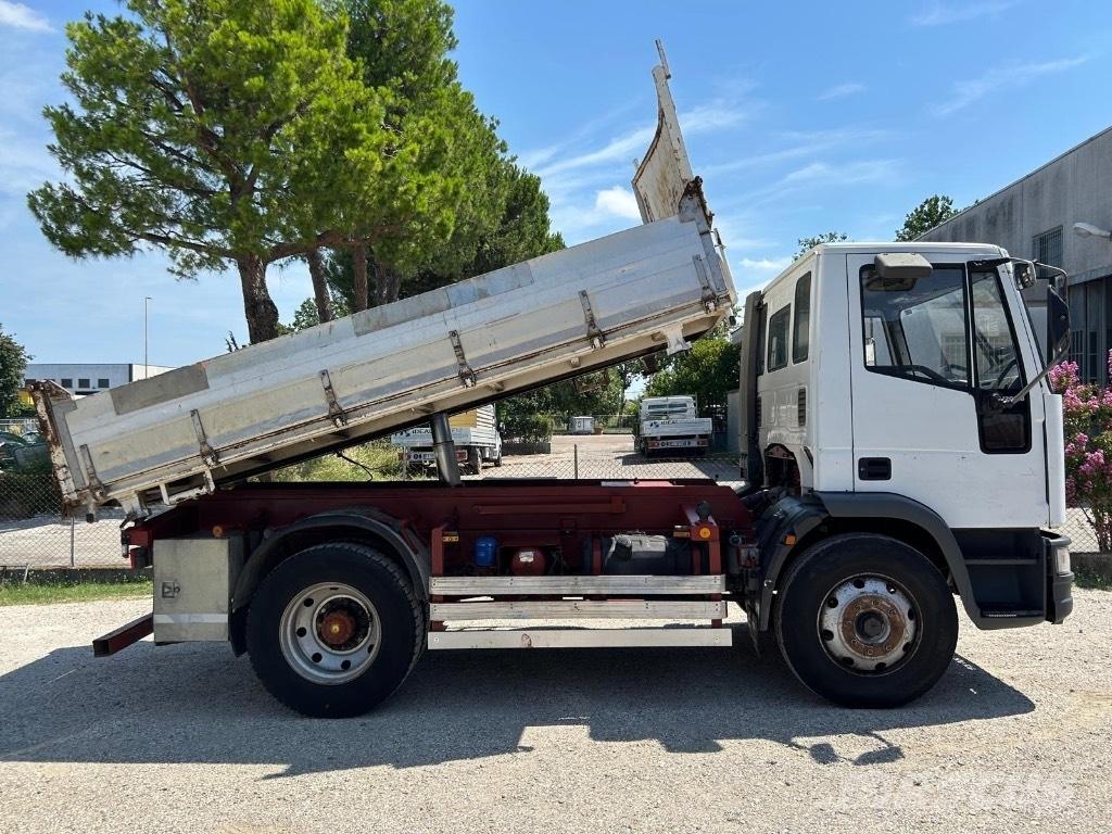Iveco 120E18K Lastbil med lad/Flatbed