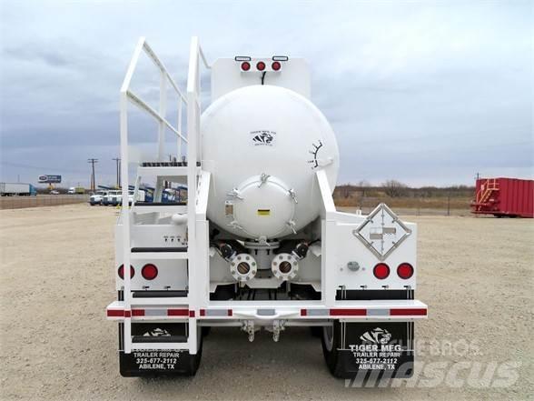 Tiger 130 BBL Semi-trailer med Tank