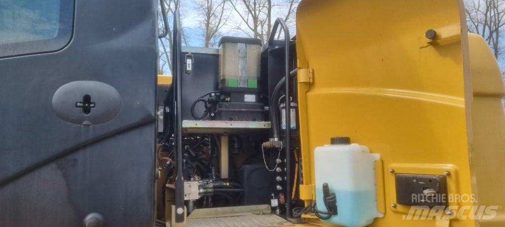 CAT M 313 D Gravemaskiner på hjul