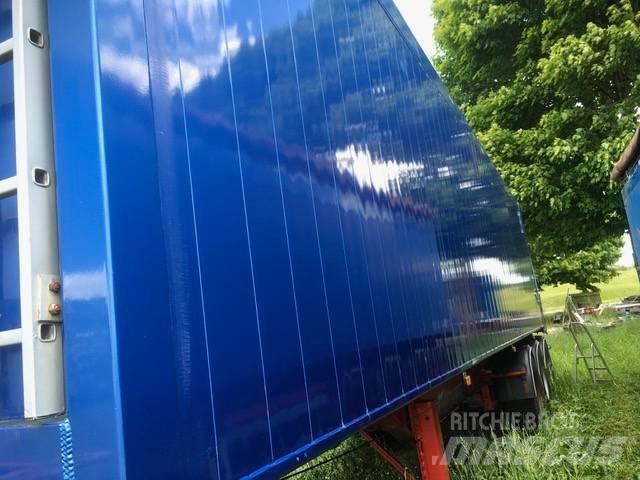 AMT 2010 Semi-trailer med tip