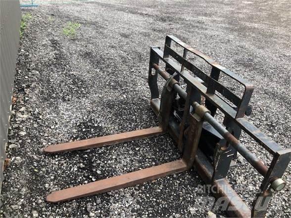 JLG 1001090074 Klemmer