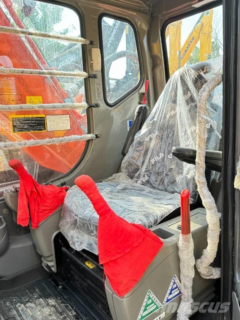 Hitachi ZX 200 Gravemaskiner på larvebånd