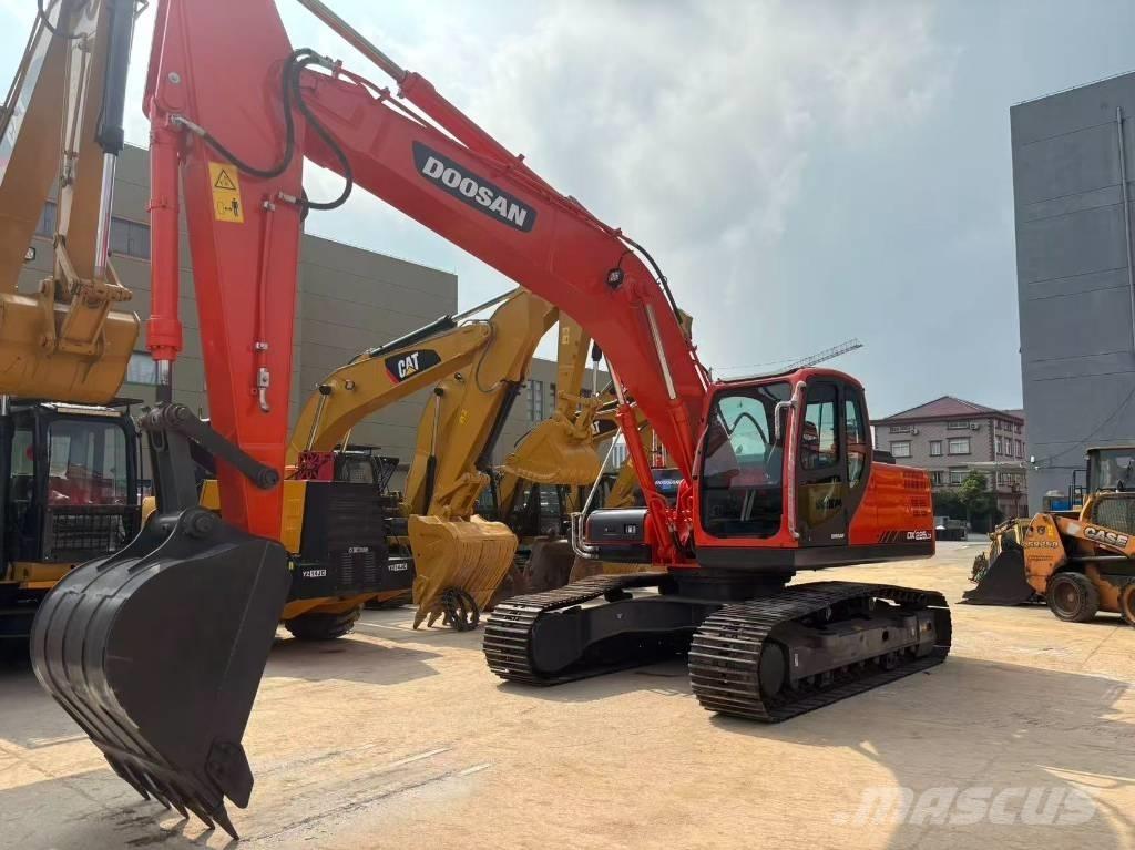 Doosan 225 LC Gravemaskiner på larvebånd