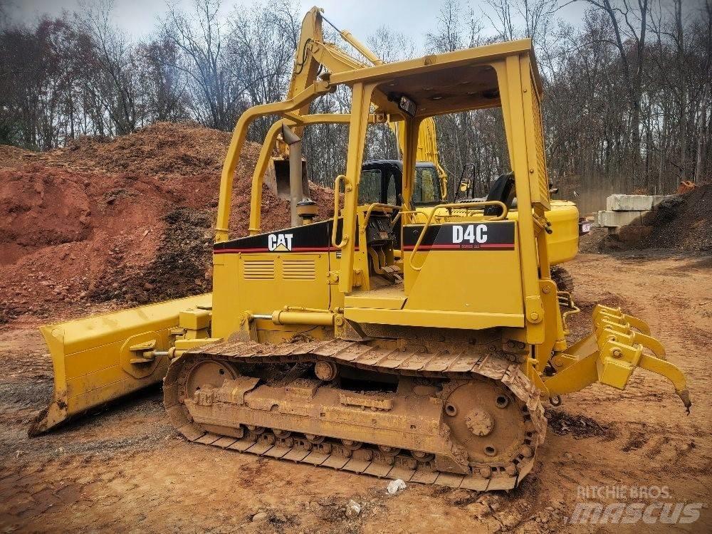 CAT D 4 C Bulldozer på larvebånd