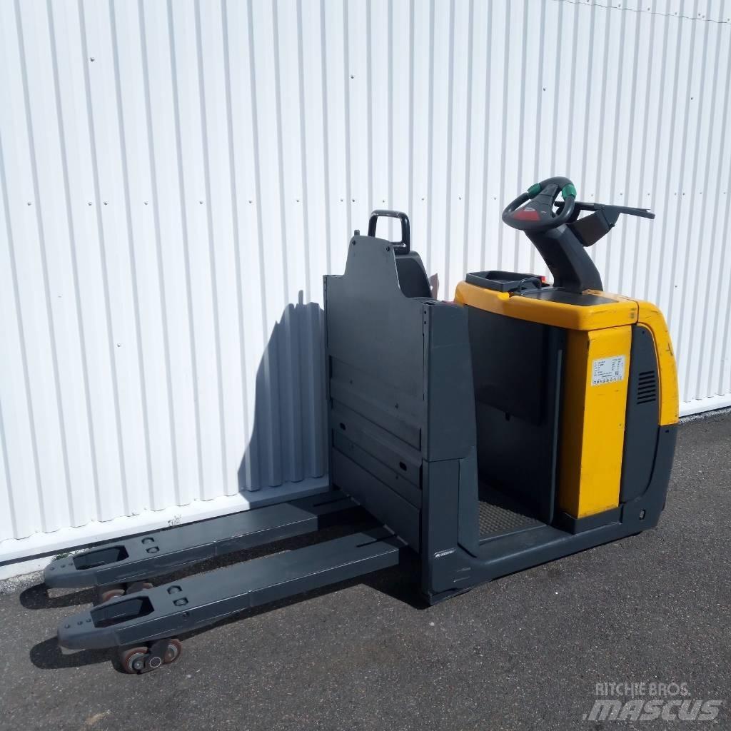 Jungheinrich ECE 220 Plukketruck, lav