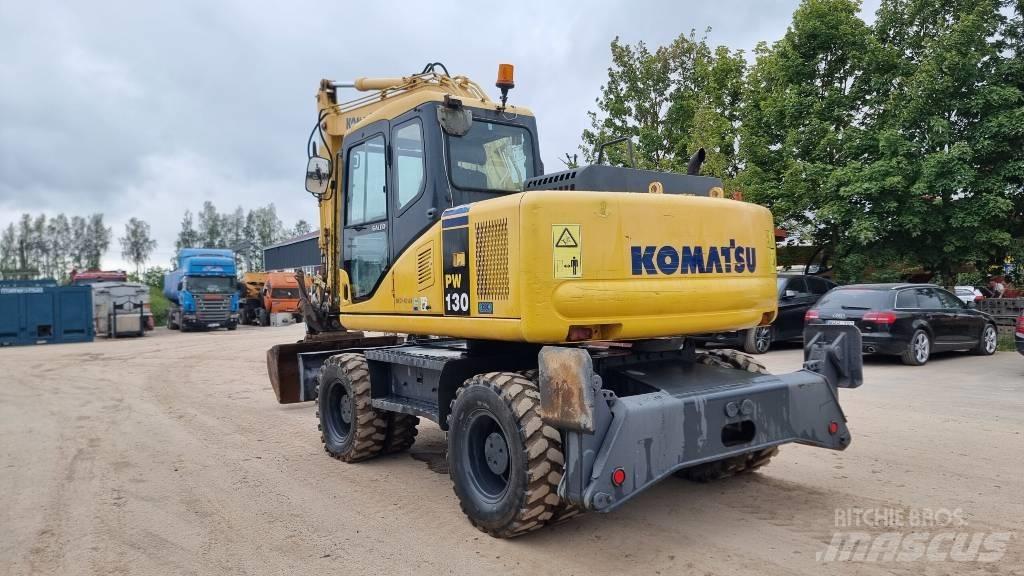Komatsu PW 130-7K Gravemaskiner på hjul