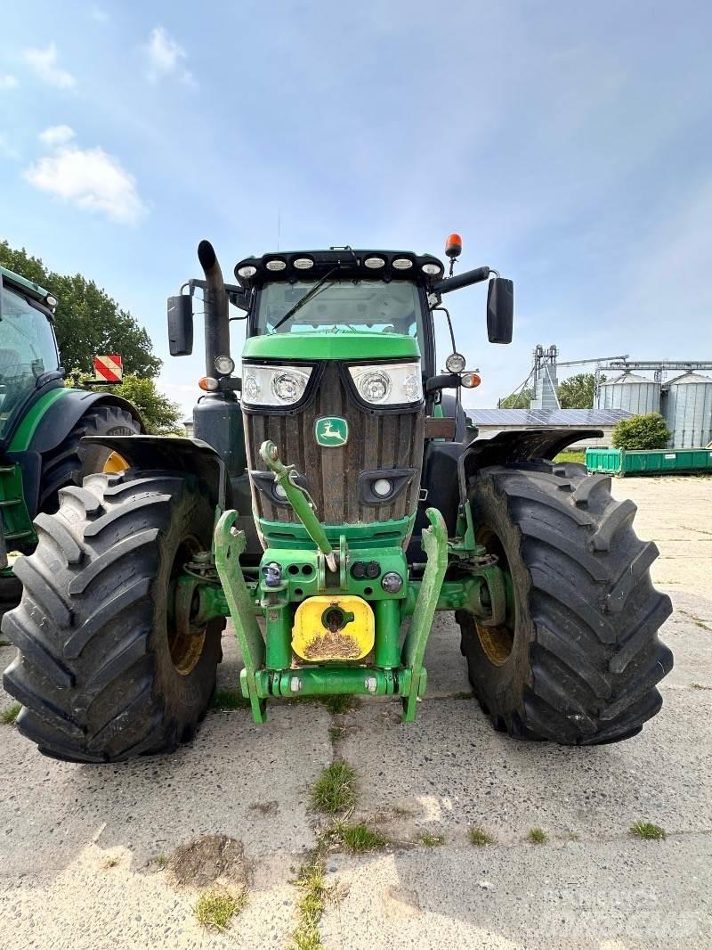 John Deere 6215R Traktorer
