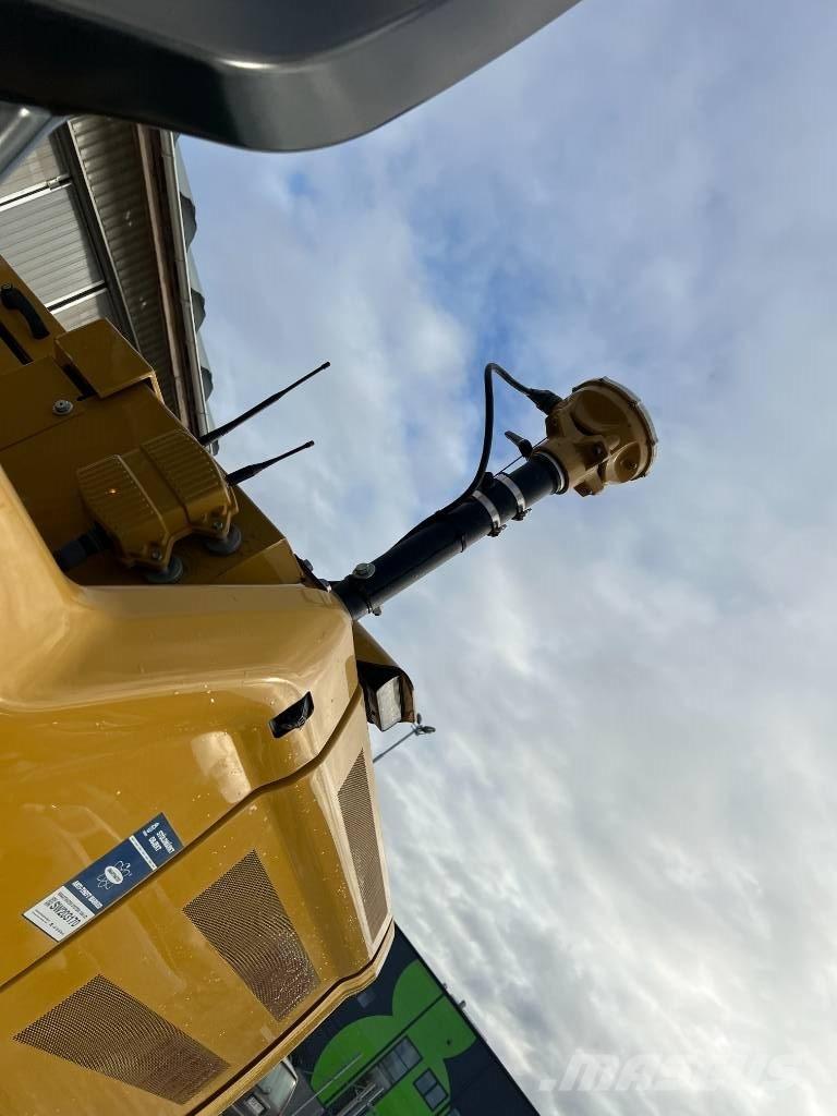 CAT 330 Gravemaskiner på larvebånd