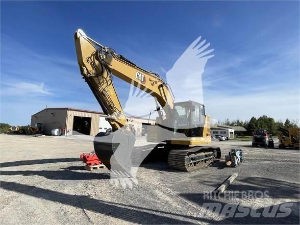 CAT 325 Gravemaskiner på larvebånd