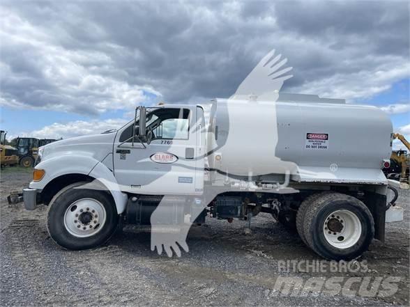 Ford F750 XL Tankvogne - vand