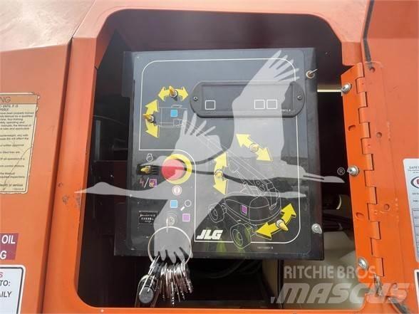 JLG 800S Teleskoplifte