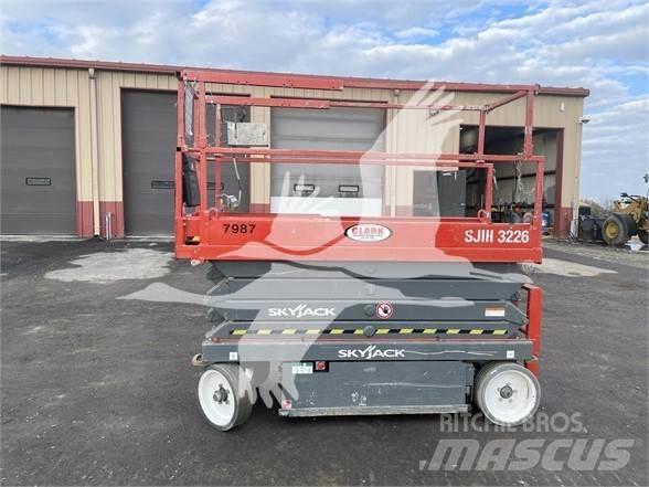 SkyJack SJ3226 Saxlifte