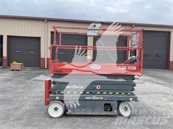 SkyJack SJ3226 Saxlifte