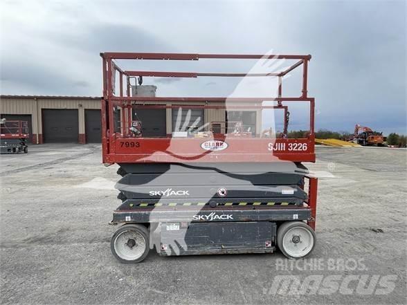 SkyJack SJ3226 Saxlifte