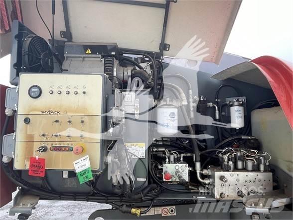 SkyJack SJ66T Teleskoplifte