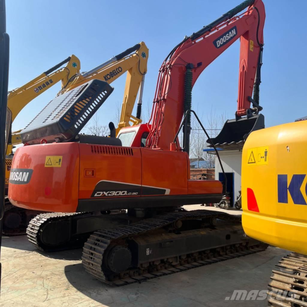 Doosan DX 300 Gravemaskiner på larvebånd