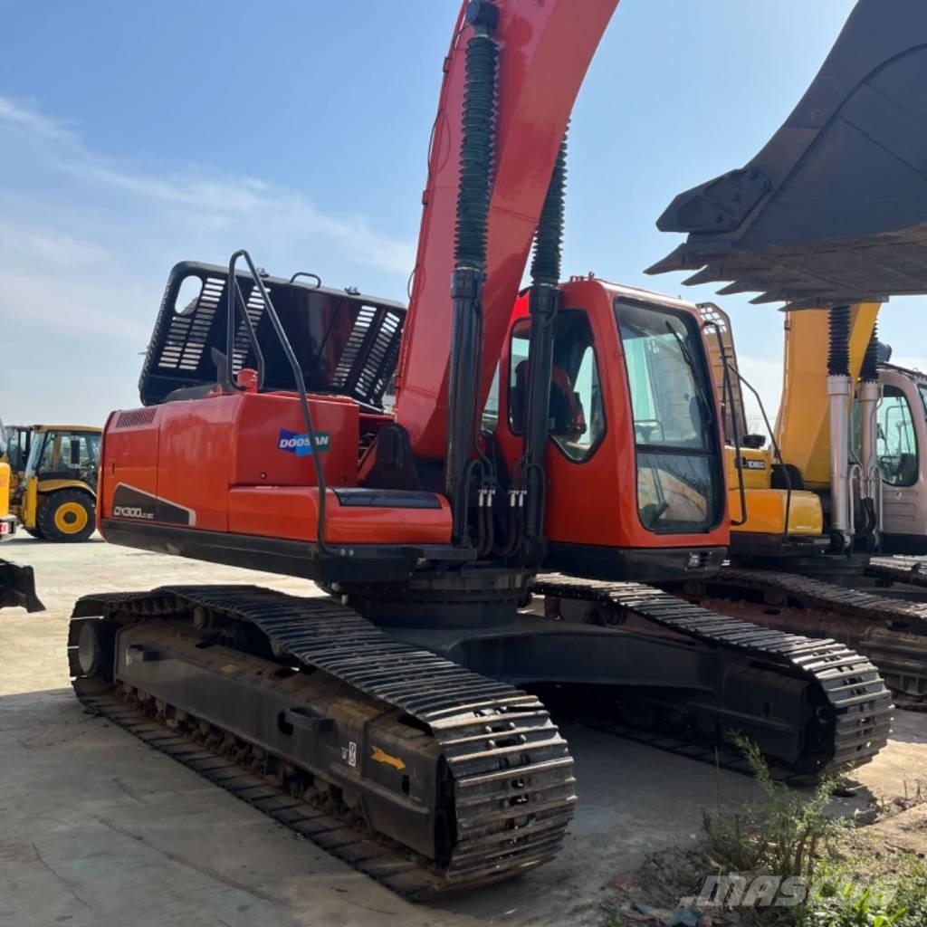 Doosan DX 300 Gravemaskiner på larvebånd