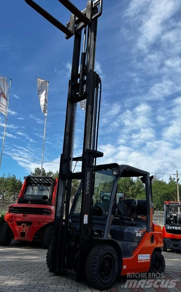 Toyota 02-8 FG F 25 LPG gaffeltrucks