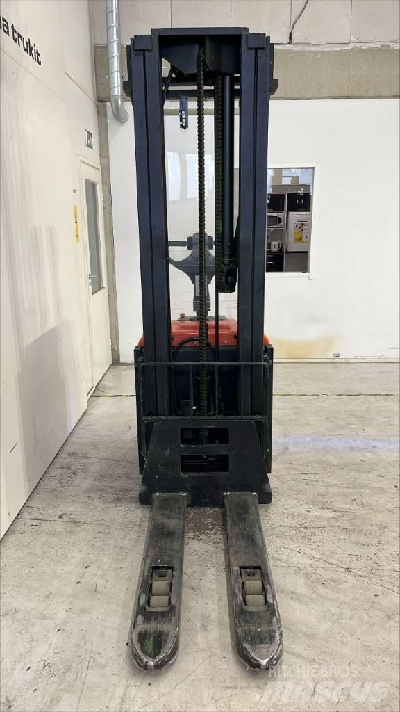 BT SPE 160 L Selvkørende stablere