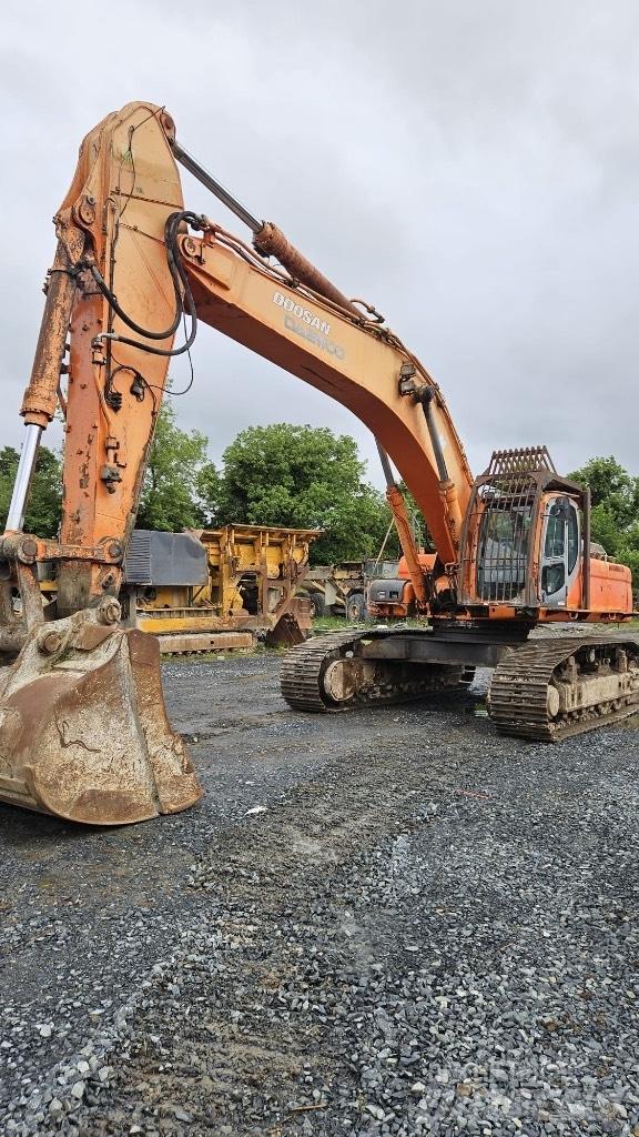 Doosan Dx480 Gravemaskiner på larvebånd