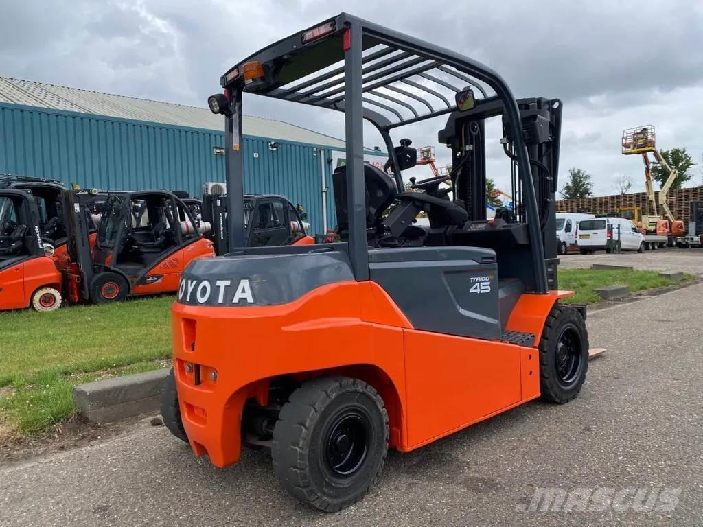 Toyota 8FBMT45 El gaffeltrucks