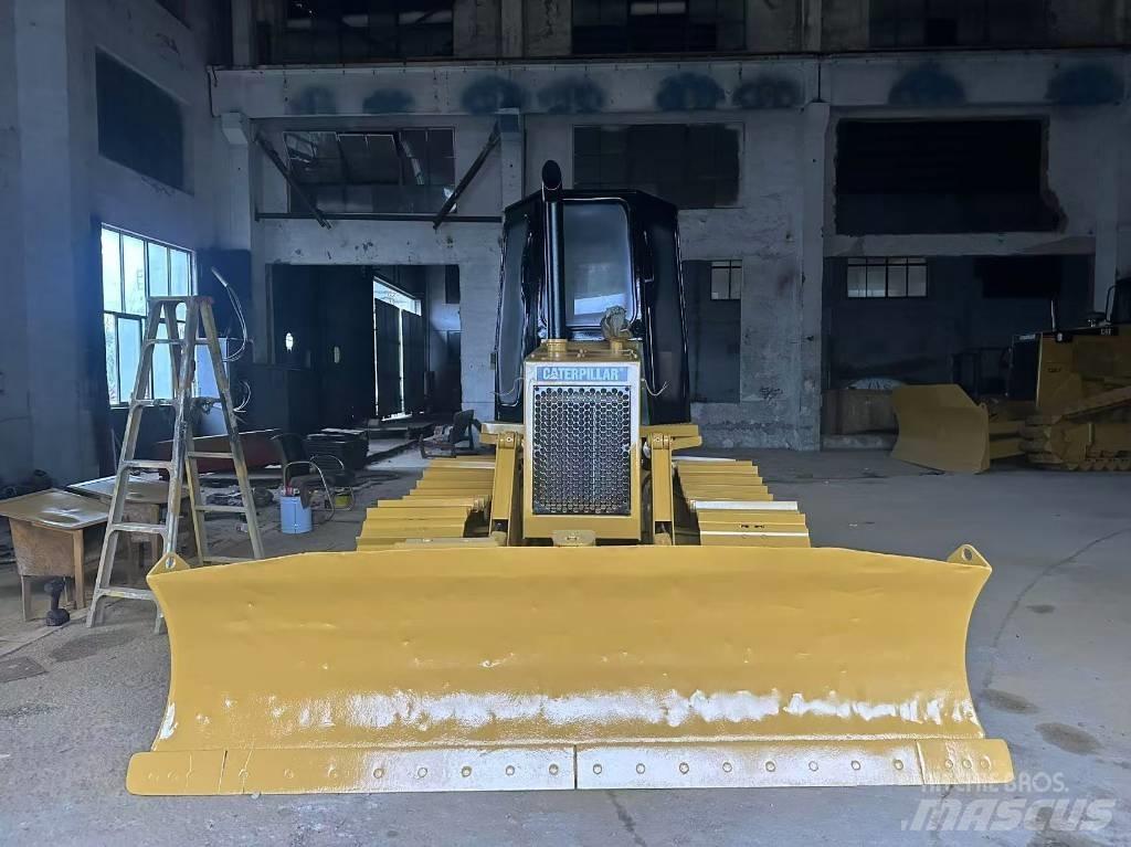 CAT D 4 C Bulldozer på larvebånd