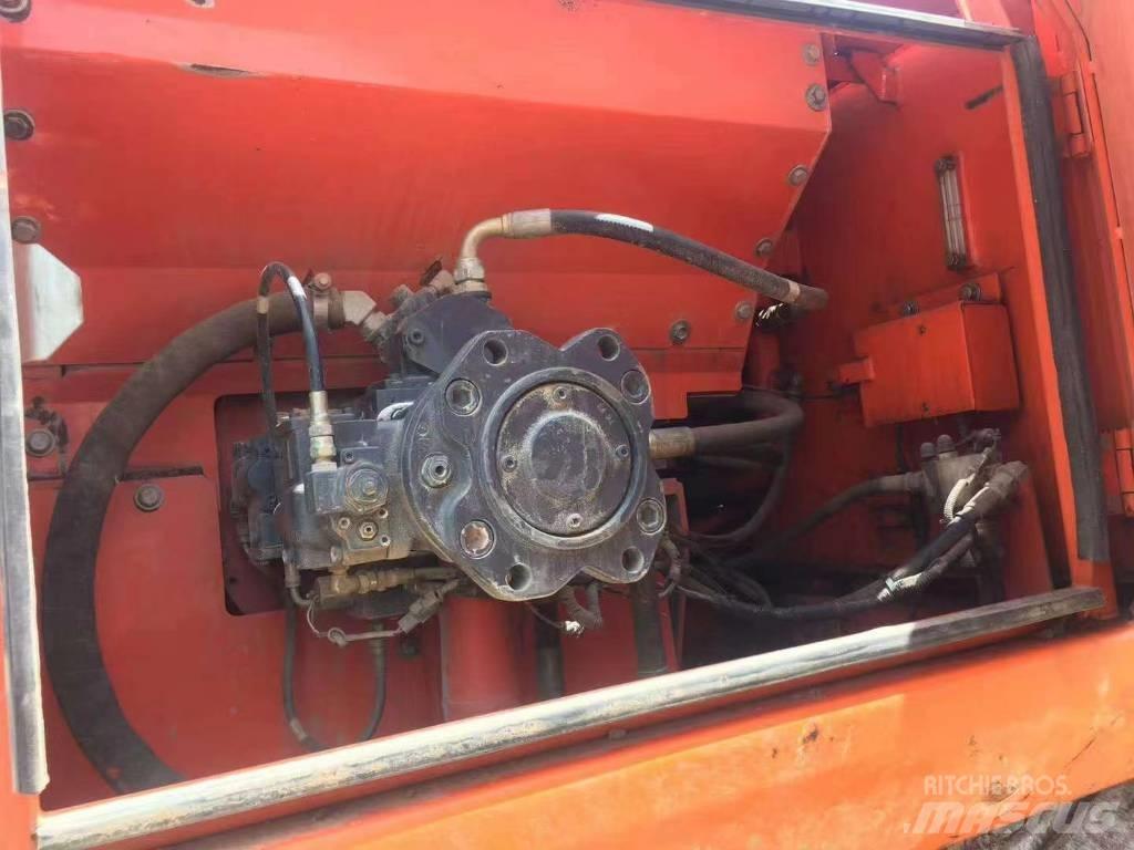 Hitachi ZX 210 Gravemaskiner på larvebånd