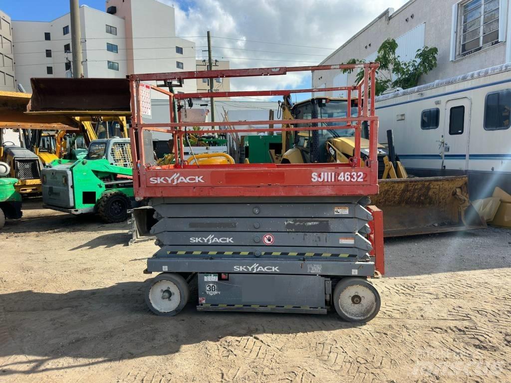 JLG 32 Lift Saxlifte