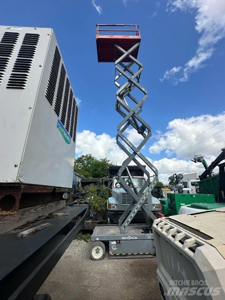 JLG 32 Lift Saxlifte