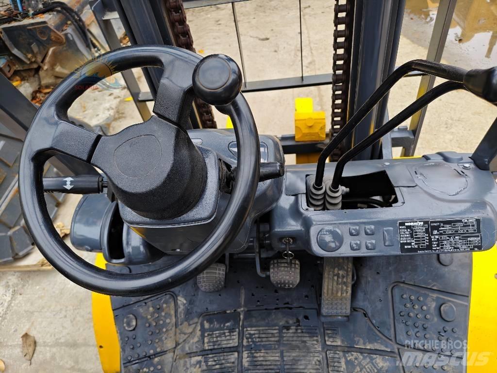 Komatsu FD 30 T-17 Diesel gaffeltrucks