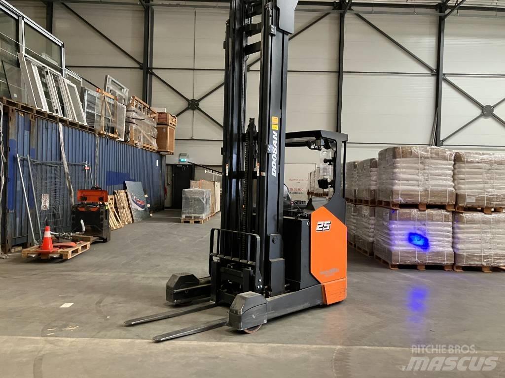 Doosan BR25JW-9 Reachtruck