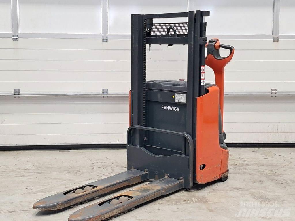 Linde L10 Gaffelstabler med gående fører