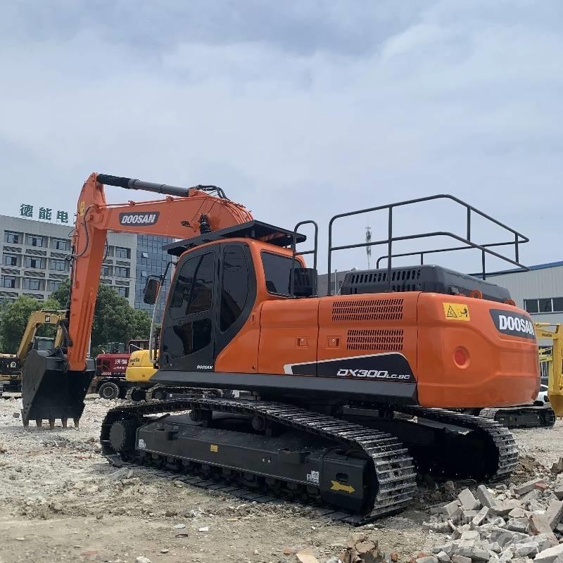 Doosan DX 300 Gravemaskiner på larvebånd