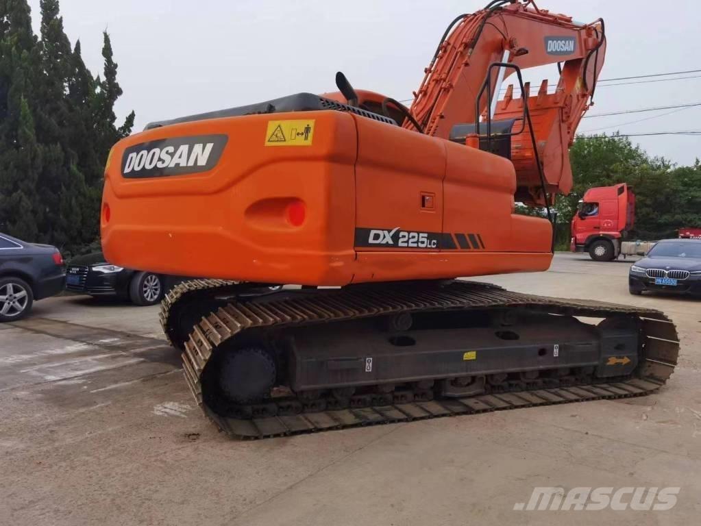 Doosan DX 225 Gravemaskiner på larvebånd