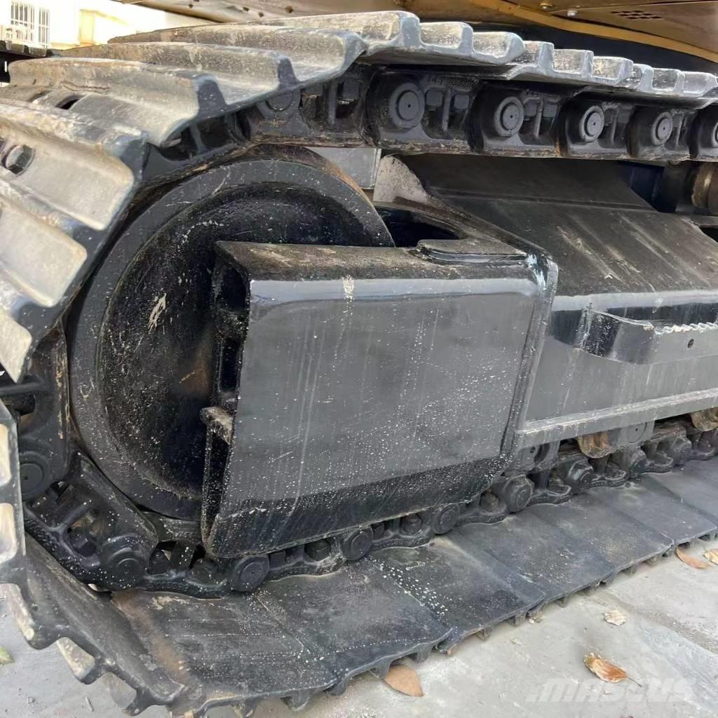 CAT 320d2 Midi-gravemaskiner 7t - 12t